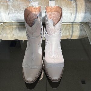 Dingo Cream Ankle Booties